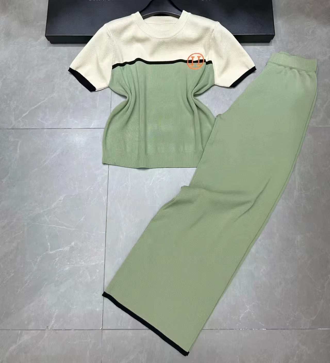Casual Knitted Two-Piece Set Women'S Fashionable Embroidered Lettering Ensemble Spring Summer New Arrival Age-Defying Design
